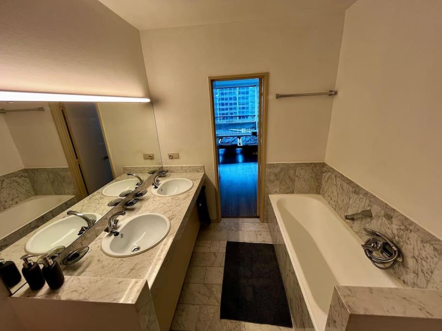 Apartment Big With Parking In