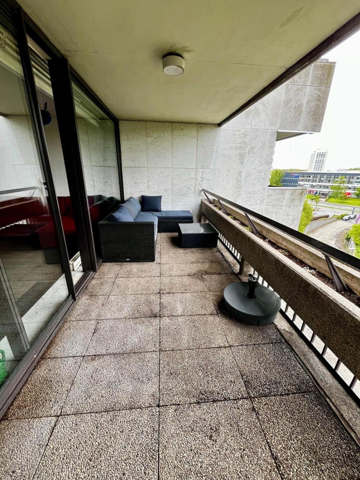 Apartment Big With Parking In *
