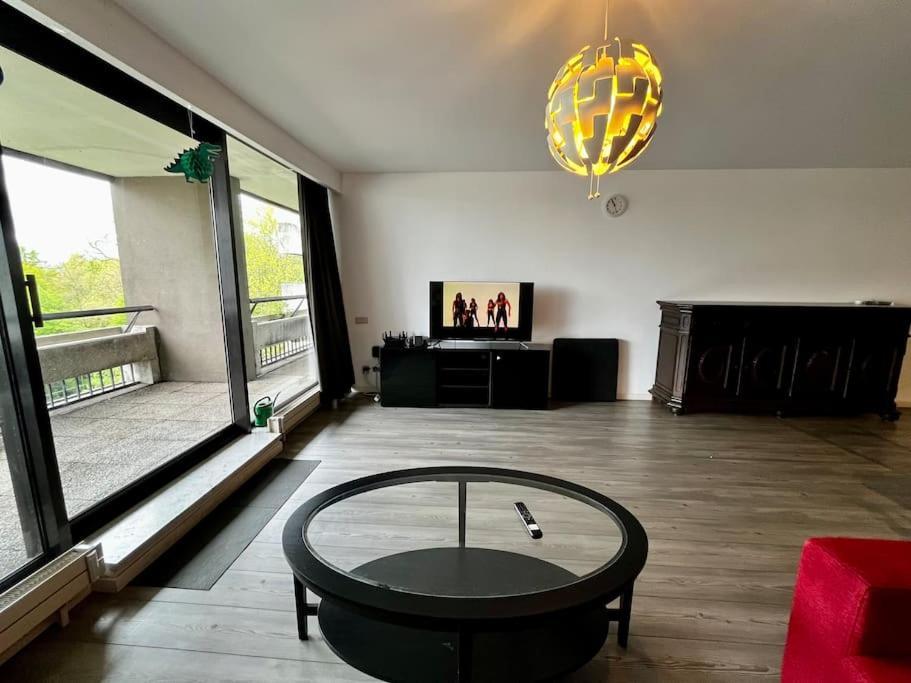 Big With Parking In Appartement *