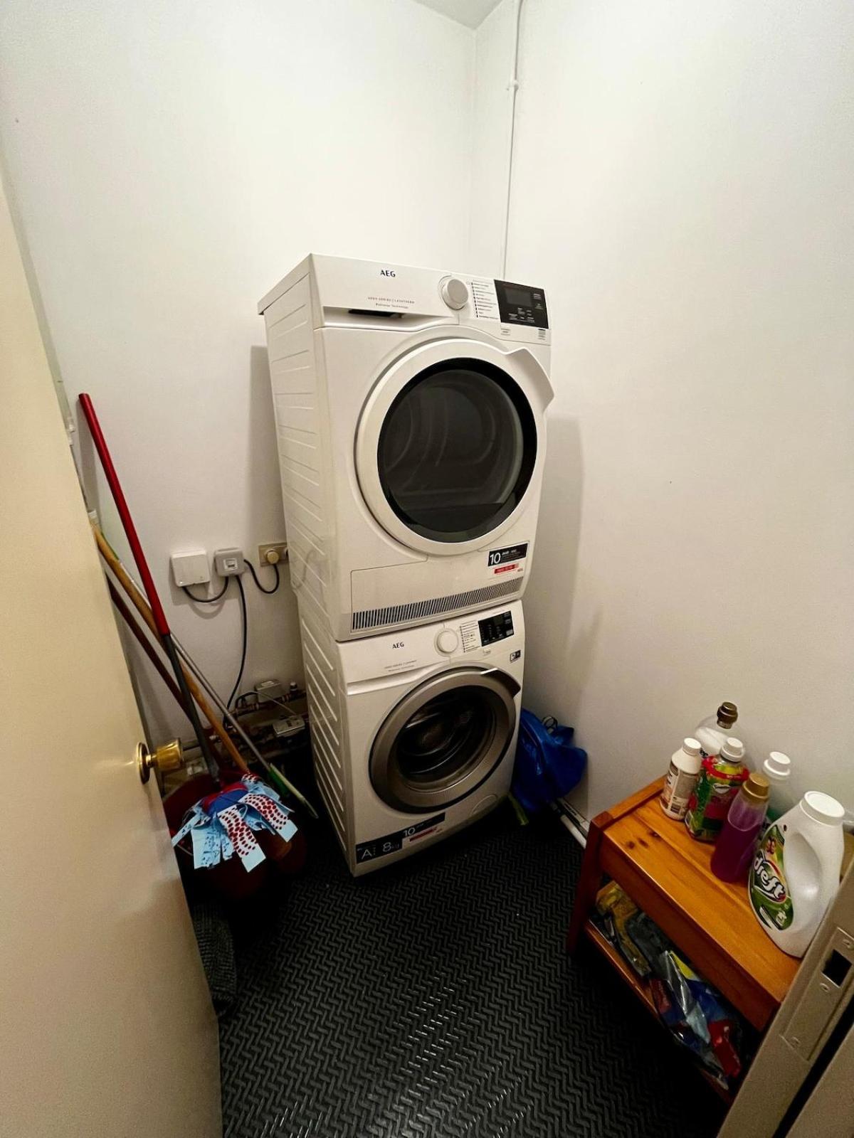 Big With Parking In Appartement